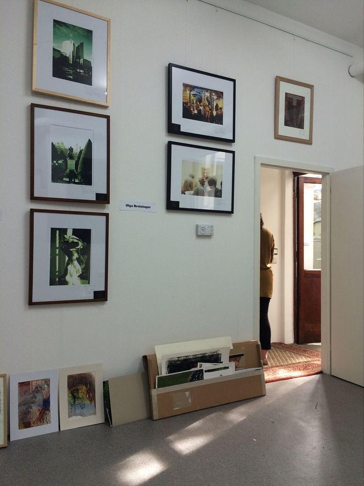 Ausstellungsraum mit Werken der Künstlerin Olga Breininger